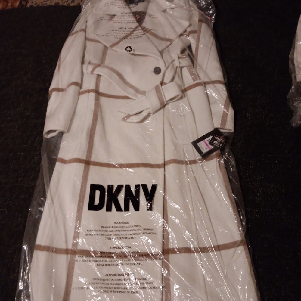 DKNY nwt coat size xxps
